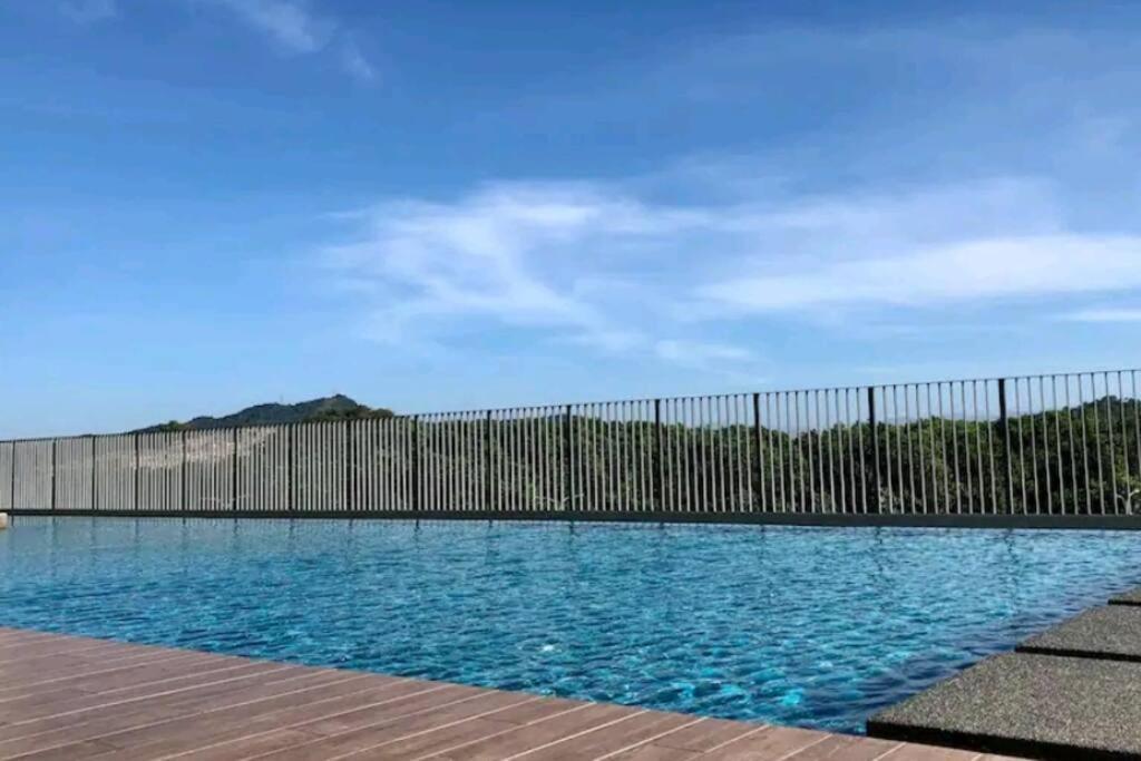 Hani Homestay Wifi Netflix Secure Parking Klia Usim Inti Aeon Mall Нилай Екстериор снимка