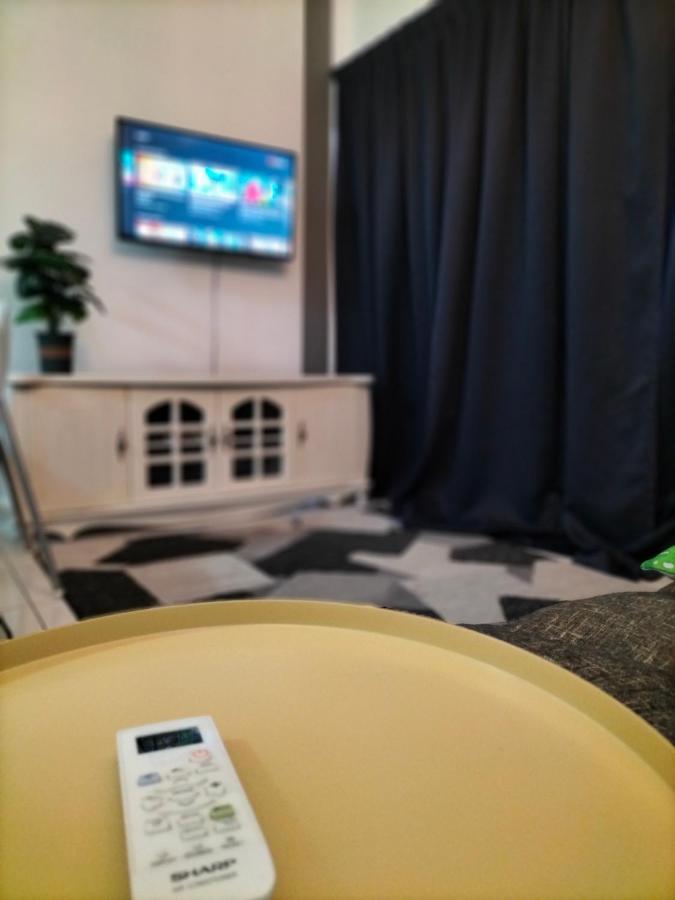 Hani Homestay Wifi Netflix Secure Parking Klia Usim Inti Aeon Mall Нилай Екстериор снимка