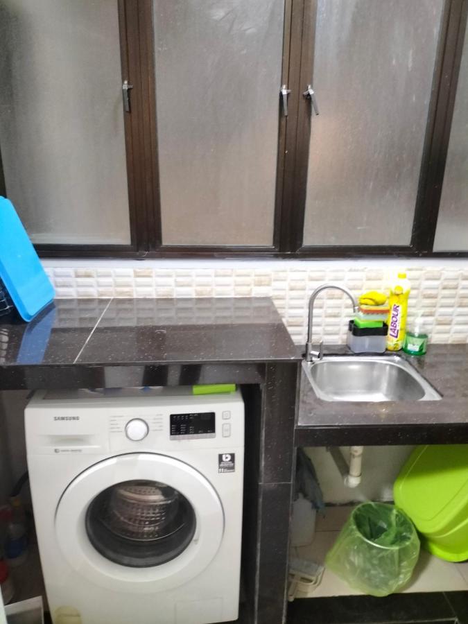 Hani Homestay Wifi Netflix Secure Parking Klia Usim Inti Aeon Mall Нилай Екстериор снимка