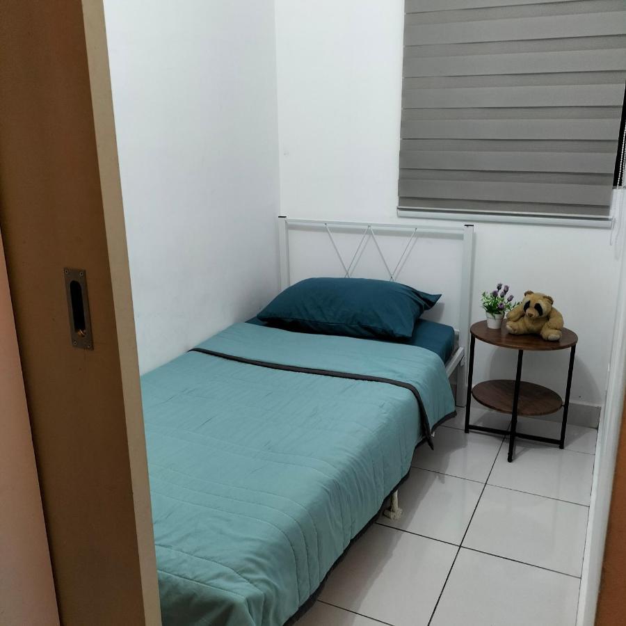 Hani Homestay Wifi Netflix Secure Parking Klia Usim Inti Aeon Mall Нилай Екстериор снимка